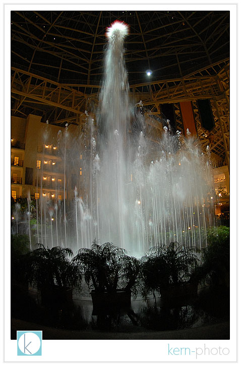 white fountain by kern-photo