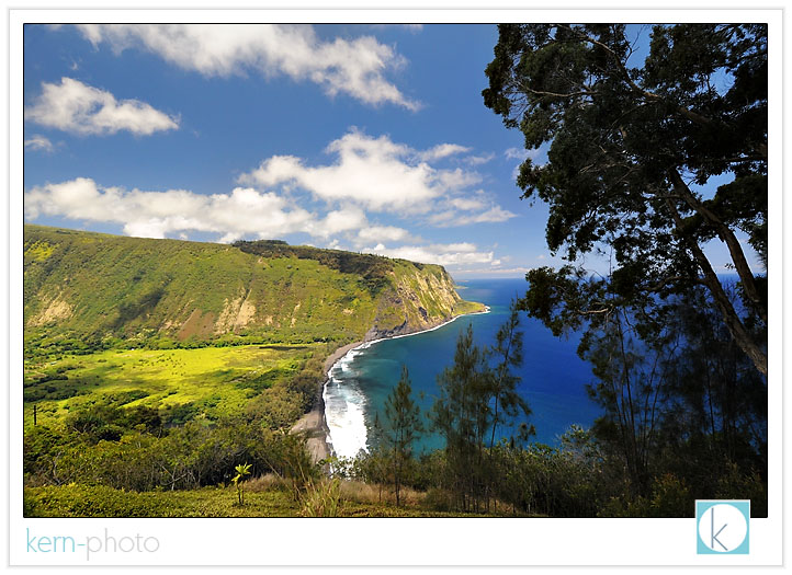 panoramic view of the waip'o valley taken with a circular poloarizing filter and a 2-stop neutral density graduated filter. by kern photo