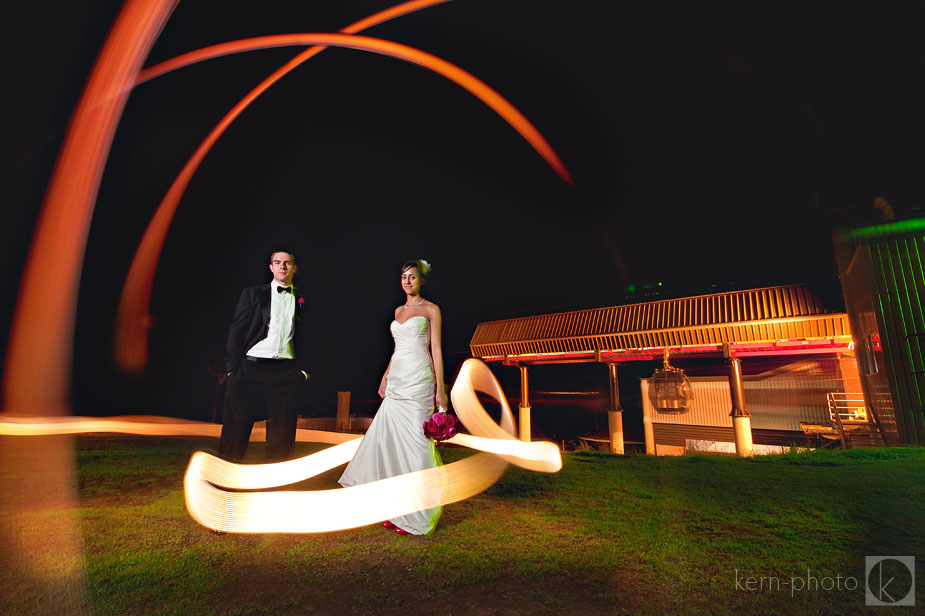 wpid-lightpainting_bride_groom_2-2010-08-10-21-441.jpg