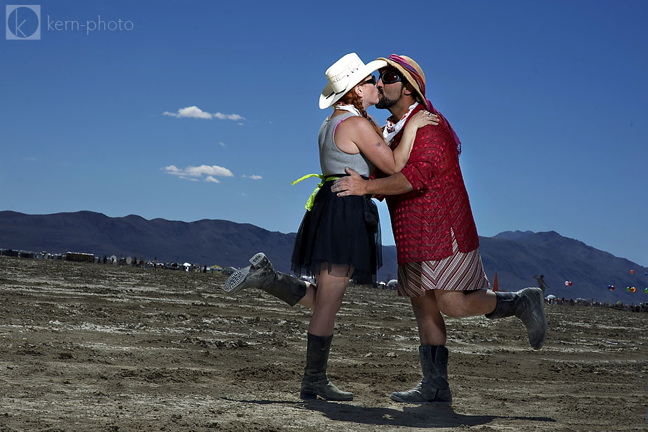 wpid-burning_man_2010_metropolis_couples_in_love_06-2010-09-19-16-52.jpg