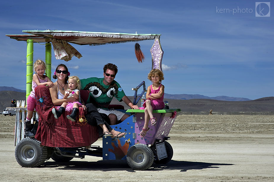 wpid-burning_man_2010_metropolis_couples_in_love_08-2010-09-19-16-52.jpg