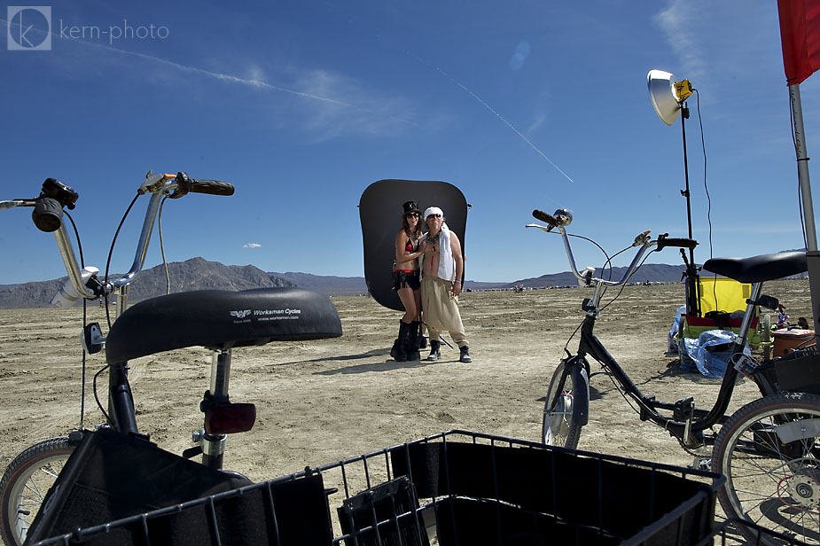 wpid-burning_man_2010_metropolis_couples_in_love_10-2010-09-19-16-52.jpg