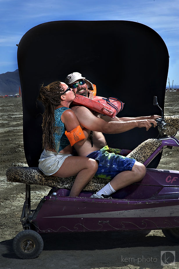 wpid-burning_man_2010_metropolis_couples_in_love_12-2010-09-19-16-52.jpg