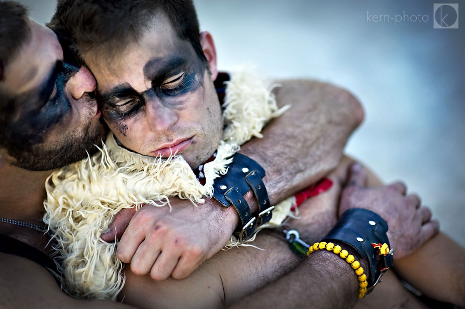 wpid-burning_man_2010_metropolis_couples_in_love_37-2010-09-19-16-52.jpg