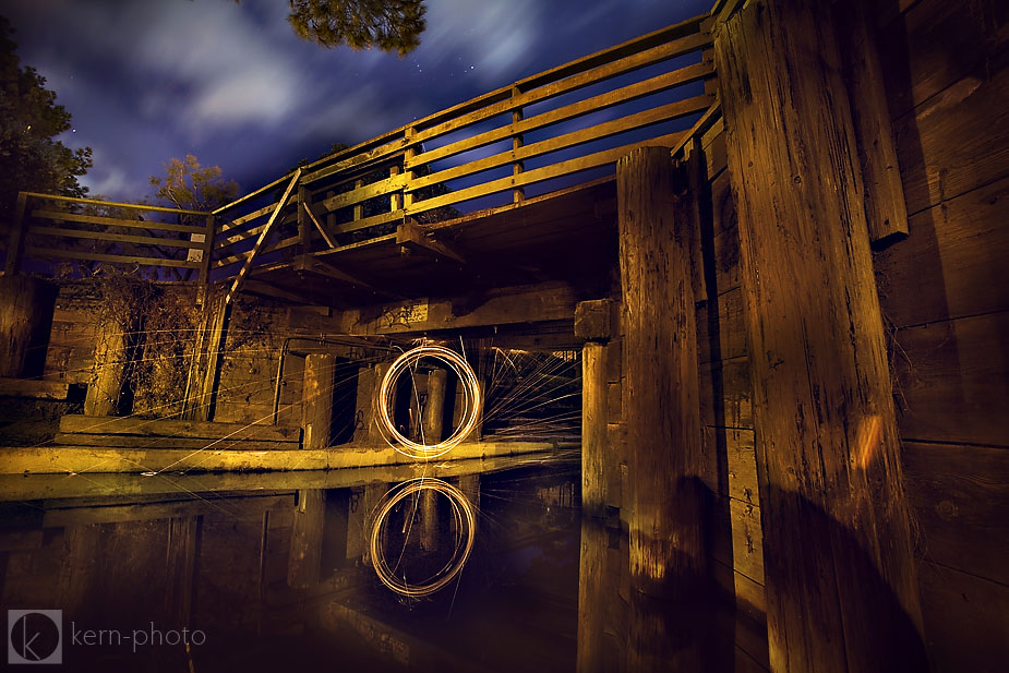 wpid-lightpainting_steel_wool_led_1-2010-11-24-23-531.jpg