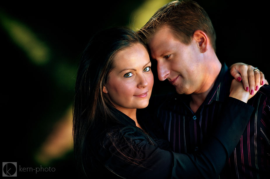 Free Photos - A Man And A Woman Sitting Next To Each Other, Dressed Nicely,  And Appearing To Be In A Romantic Setting Or Attending A Formal Event. They  Are Both Wearing