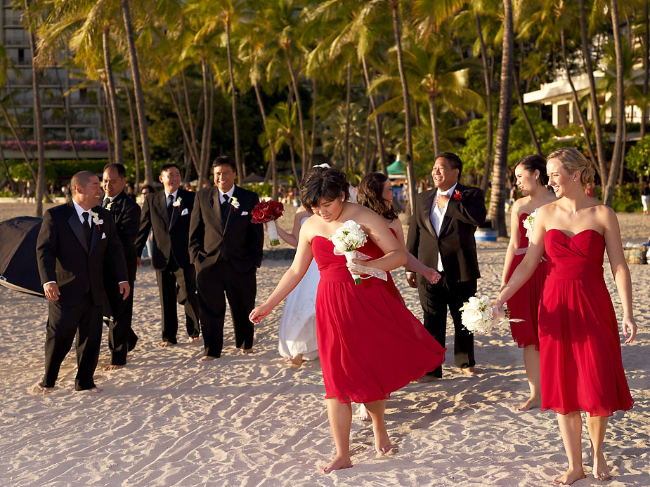 wpid-wedding_party_waikiki_beach-2012-01-30-15-091.jpg
