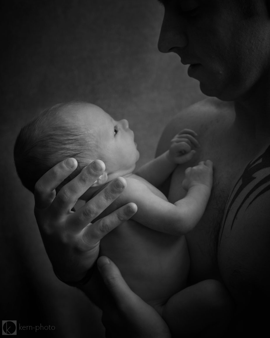 wpid-03-father-newborn-photos-2012-11-19-15-50.jpg