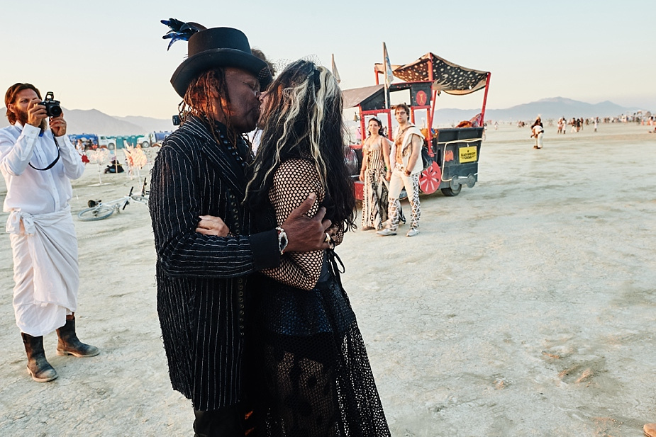 wpid-burning_man_wedding_2014_cherie_hedley_030-2014-11-14-22-00.jpg