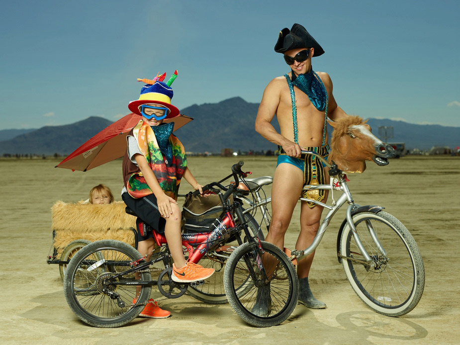 wpid-burning_man_couples_in_love_2014_photos_007-2014-12-16-12-00.jpg