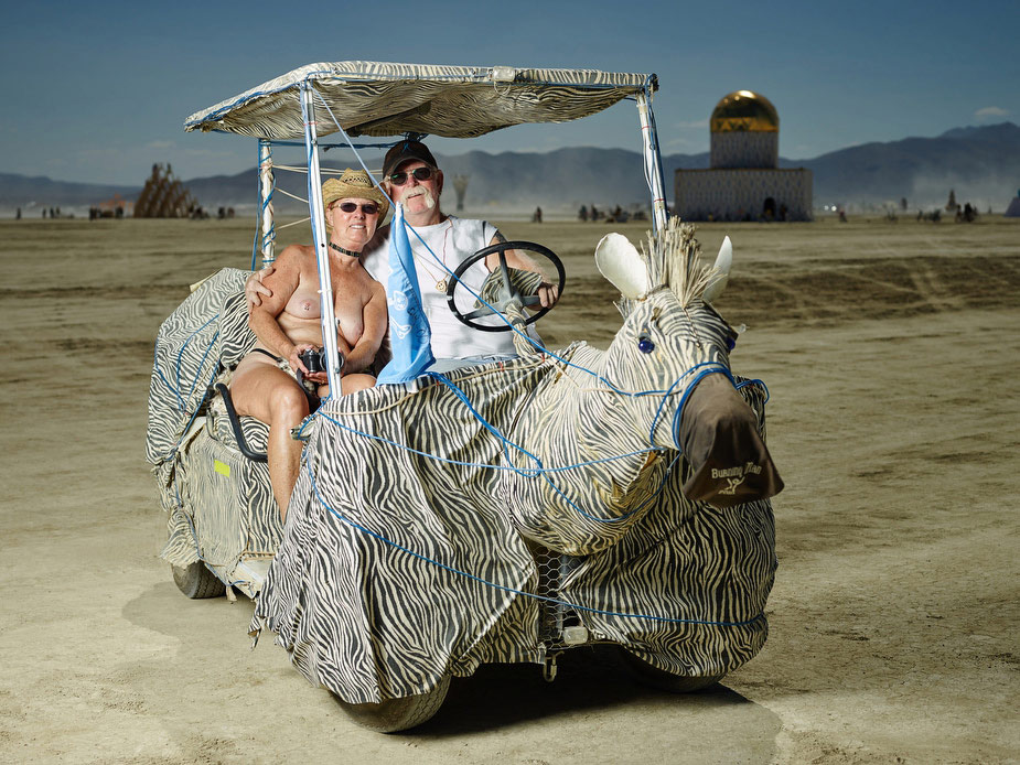 wpid-burning_man_couples_in_love_2014_photos_035-2014-12-16-12-00.jpg