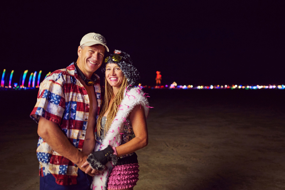 wpid-burning_man_couples_in_love_2014_photos_053-2014-12-16-12-00.jpg