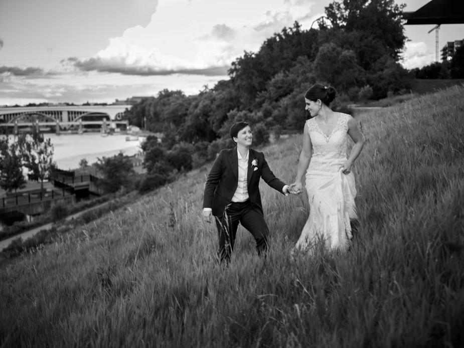 chelsea-sam-mill-city-wedding-minneapolis-photographer-028-2017-07-4-20-18.jpg