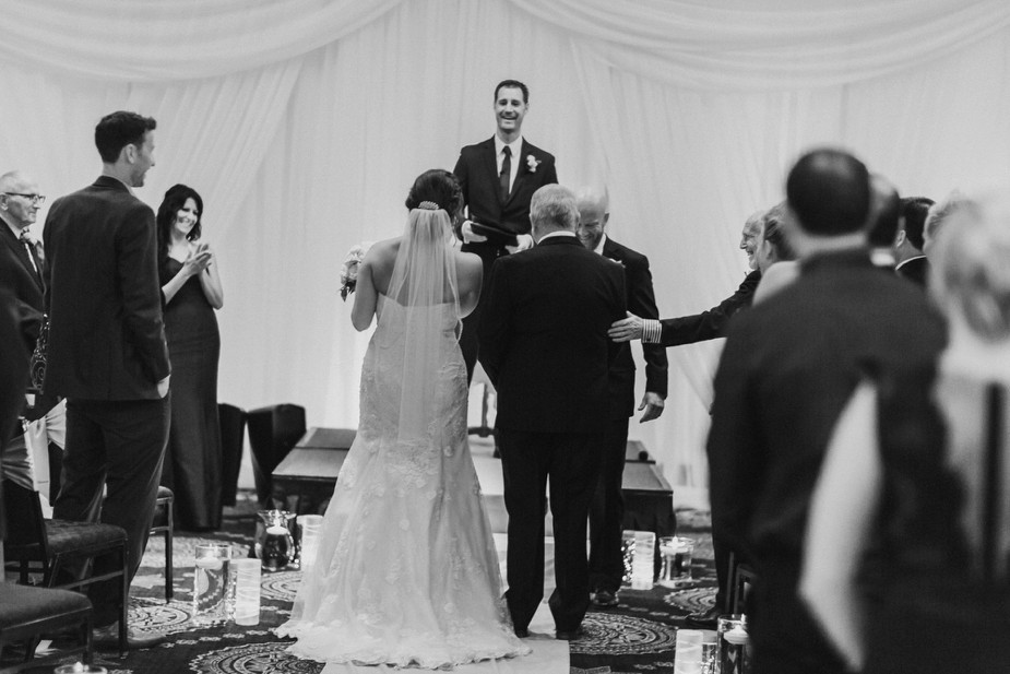 kari-byron-wedding-commons-hotel-minneapolis-photographer-012-2017-09-27-15-12.jpg