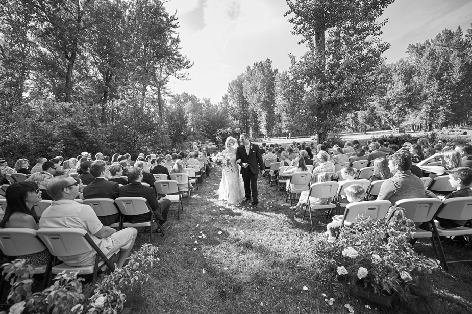 gallatin-river-wedding-photos-montana-014-2018-08-2-10-35.jpg